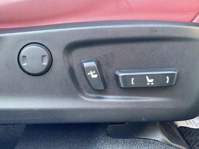 レクサス ＲＸ 450h Fスポーツ 三重県 2017(平29)年 5.6万km ホワイトノーヴァガラスフレーク メーカーオプション/・マークレビンソンプレミアムサラウンドサウンドシステム/・ムーンルーフ/・パノラミックビューモニター/・ブラインドスポットモニター/・クリアランスソナー/・リアクロストラフィックアラート/・リアクロストラフィックオートブレーキ/・後席電動格納シート/・後席シートヒーター/セーフティシステムプラス/・プリクラッシュセーフティシステム/・レーンキーピングアシスト/・オートマチックハイビーム/・レーダークルーズコントロール/TRDエアロ/TRDマフラー/純正12.3型SDナビ/フルセグTV/【CD/DVD/BD/SD/Bluetooth/USB/AUX】/ビルトインETC2.0/パドルシフト/ステアリングヒーター/ヘッドアップディスプレイ/AC100V電源/レザーシート/D/N席シートベンチレーション/全席シートヒーター/全席パワーシート/パワーバックドア/オートライト/角型三眼LEDヘッドランプ/LEDシーケンシャルターンランプ/LEDフロントフォグランプ/235/55R20インチ純正AW/【社外AW/スタッドレスタイヤ積込】/プッシュスタート/スマートキー/スペアキー/純正フロアマット