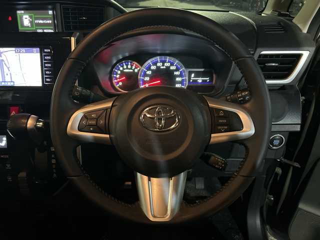 トヨタ ルーミー カスタムG 愛知県 2020(令2)年 4.9万km ブラックマイカメタリック ・禁煙車/・ワンオーナー/・純正ナビTV/　(NSCN-W68)/・Bluetooth/AUX/・バックカメラ/・ビルトインETC/・社外デジタルインナーミラー/・スマートアシスト３/・クルーズコントロール/・両側パワースライドドア/・前席シートヒーター/・アイドリングストップ/・コーナーセンサー/・ステアスイッチ/・プッシュスタート/・電動格納ミラーウインカー/・LEDオートライト/・フォグランプ/・横滑り防止装置/・ドアバイザー/・純正フロアマット/・新車保証書/取扱説明書/・スペアキー