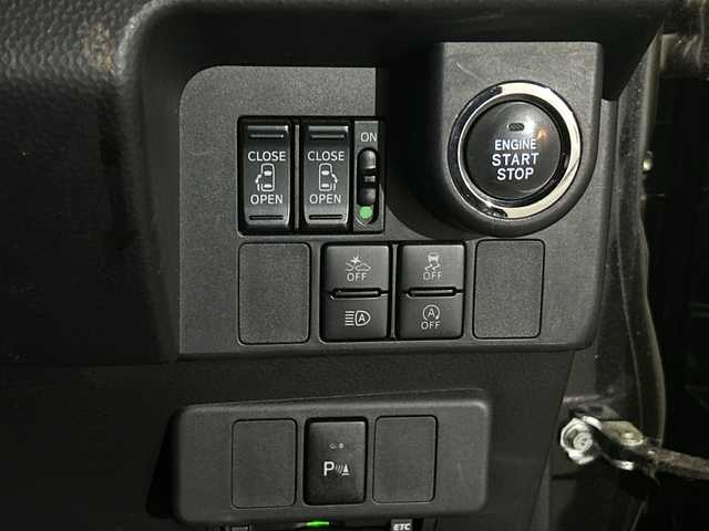 トヨタ ルーミー カスタムG 愛知県 2020(令2)年 4.9万km ブラックマイカメタリック ・禁煙車/・ワンオーナー/・純正ナビTV/　(NSCN-W68)/・Bluetooth/AUX/・バックカメラ/・ビルトインETC/・社外デジタルインナーミラー/・スマートアシスト３/・クルーズコントロール/・両側パワースライドドア/・前席シートヒーター/・アイドリングストップ/・コーナーセンサー/・ステアスイッチ/・プッシュスタート/・電動格納ミラーウインカー/・LEDオートライト/・フォグランプ/・横滑り防止装置/・ドアバイザー/・純正フロアマット/・新車保証書/取扱説明書/・スペアキー