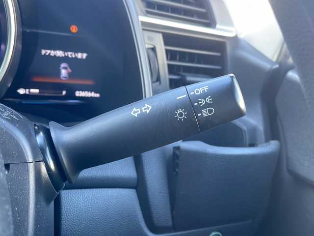 ホンダ フィット 13G Fパッケージ 三重県 2019(令1)年 3.6万km クリスタルブラックパール 社外ナビ/バックカメラ/レーダークルーズコントロール/レーンキープアシスト/社外ＥＴＣ/電動格納ミラー/横滑り防止装置/衝突被害軽減システム/盗難防止装置/ＵＳＢ入力/Bluetooth接続/CD/DVD再生/禁煙車