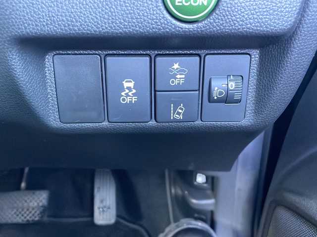 ホンダ フィット 13G Fパッケージ 三重県 2019(令1)年 3.6万km クリスタルブラックパール 社外ナビ/バックカメラ/レーダークルーズコントロール/レーンキープアシスト/社外ＥＴＣ/電動格納ミラー/横滑り防止装置/衝突被害軽減システム/盗難防止装置/ＵＳＢ入力/Bluetooth接続/CD/DVD再生/禁煙車