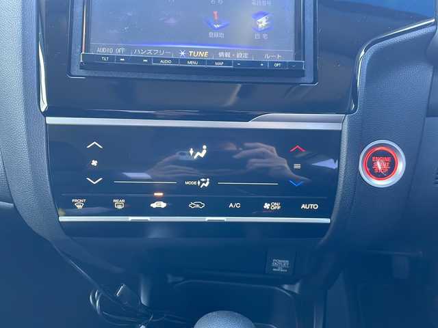 ホンダ フィット 13G Fパッケージ 三重県 2019(令1)年 3.6万km クリスタルブラックパール 社外ナビ/バックカメラ/レーダークルーズコントロール/レーンキープアシスト/社外ＥＴＣ/電動格納ミラー/横滑り防止装置/衝突被害軽減システム/盗難防止装置/ＵＳＢ入力/Bluetooth接続/CD/DVD再生/禁煙車