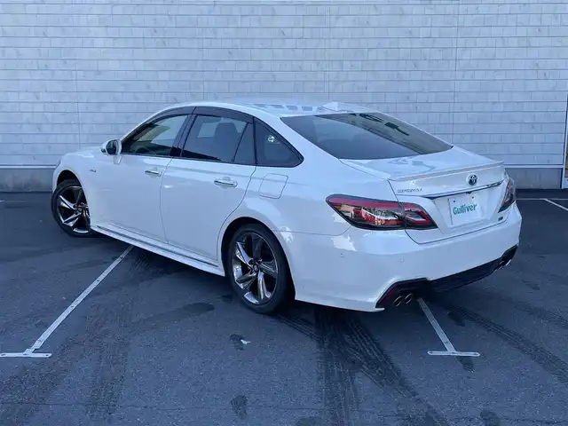 トヨタ クラウン ハイブリッド RS アドバンス 静岡県 2019(平31)年 4.5万km ホワイトパールクリスタルシャイン 純正ナビ/・フルセグTV/・Bluetooth接続/・DVD再生/・USB入力端子/トヨタセーフティーセンス/パークアシスト/パノラミックビューモニター/プリクラッシュセーフティ/ブラインドスポットモニター/ヘッドアップディスプレイ/AC100V電源/レーダークルーズコントロール/電動パーキングブレーキ/オートブレーキホールド/プッシュスタート/スマートキー/前席シートヒーター/ステアリングヒーター/前席パワーシート/運転席シートメモリー/LEDオートライト/オートハイビーム/ビルトインETC/ドライブレコーダー/レーンキープアシスト/横滑り防止装置/純正フロアマット/純正18インチアルミホイール