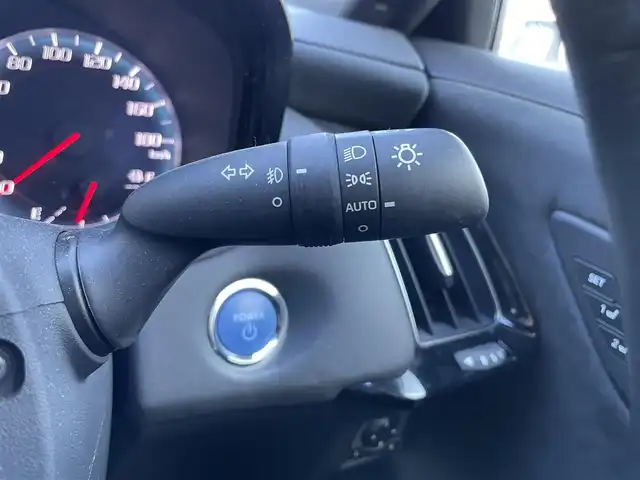 トヨタ クラウン ハイブリッド RS アドバンス 静岡県 2019(平31)年 4.5万km ホワイトパールクリスタルシャイン 純正ナビ/・フルセグTV/・Bluetooth接続/・DVD再生/・USB入力端子/トヨタセーフティーセンス/パークアシスト/パノラミックビューモニター/プリクラッシュセーフティ/ブラインドスポットモニター/ヘッドアップディスプレイ/AC100V電源/レーダークルーズコントロール/電動パーキングブレーキ/オートブレーキホールド/プッシュスタート/スマートキー/前席シートヒーター/ステアリングヒーター/前席パワーシート/運転席シートメモリー/LEDオートライト/オートハイビーム/ビルトインETC/ドライブレコーダー/レーンキープアシスト/横滑り防止装置/純正フロアマット/純正18インチアルミホイール