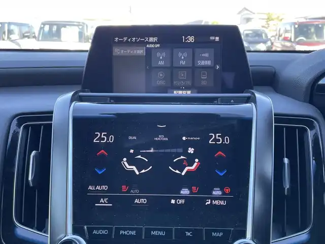 トヨタ クラウン ハイブリッド RS アドバンス 静岡県 2019(平31)年 4.5万km ホワイトパールクリスタルシャイン 純正ナビ/・フルセグTV/・Bluetooth接続/・DVD再生/・USB入力端子/トヨタセーフティーセンス/パークアシスト/パノラミックビューモニター/プリクラッシュセーフティ/ブラインドスポットモニター/ヘッドアップディスプレイ/AC100V電源/レーダークルーズコントロール/電動パーキングブレーキ/オートブレーキホールド/プッシュスタート/スマートキー/前席シートヒーター/ステアリングヒーター/前席パワーシート/運転席シートメモリー/LEDオートライト/オートハイビーム/ビルトインETC/ドライブレコーダー/レーンキープアシスト/横滑り防止装置/純正フロアマット/純正18インチアルミホイール