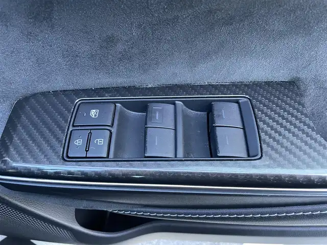 トヨタ クラウン ハイブリッド RS アドバンス 静岡県 2019(平31)年 4.5万km ホワイトパールクリスタルシャイン 純正ナビ/・フルセグTV/・Bluetooth接続/・DVD再生/・USB入力端子/トヨタセーフティーセンス/パークアシスト/パノラミックビューモニター/プリクラッシュセーフティ/ブラインドスポットモニター/ヘッドアップディスプレイ/AC100V電源/レーダークルーズコントロール/電動パーキングブレーキ/オートブレーキホールド/プッシュスタート/スマートキー/前席シートヒーター/ステアリングヒーター/前席パワーシート/運転席シートメモリー/LEDオートライト/オートハイビーム/ビルトインETC/ドライブレコーダー/レーンキープアシスト/横滑り防止装置/純正フロアマット/純正18インチアルミホイール