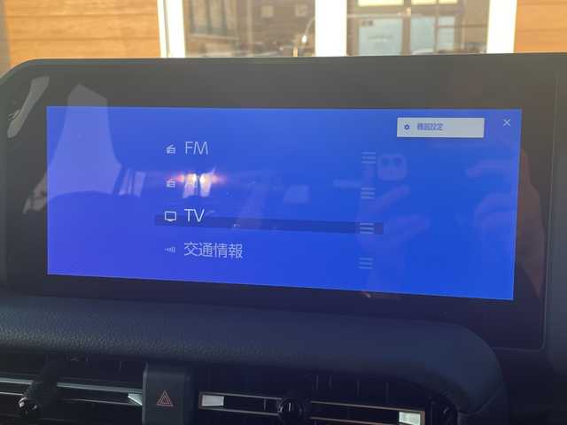 トヨタ ランドクルーザー ２５０ VX 宮崎県 2024(令6)年 1.2万km プラチナホワイトパールマイカ 純正12.3インチディスプレイオーディオ/（フルセグ/BT/HDMI/Miracast）/パノラミックビューモニター/デジタルインナーミラー/ETC2．0/サンルーフ/トヨタセーフティセンス/ブラインドスポットモニター/レーンキープアシスト/クリアランスソナー/レーダークルーズコントロール/前席シートヒーター/エアシート/運転席パワーシート/LEDヘットライト/フォグライト/純正18インチアルミホイール/プッシュエンジンスタート/スマートキー/フロアマット