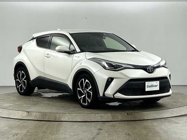 トヨタ Ｃ－ＨＲ G 愛知県 2020(令2)年 3.6万km ホワイトパールクリスタルシャイン 純正8型ディスプレイオーディオ/（Bluetooth/USB）/バックカメラ/トヨタセーフティセンス/・プリクラッシュセーフティ/・オートマチックハイビーム/・ロードサインアシスト/・レーダークルーズコントロール/・レーンディパーチャーアラート/・先行車発進告知/ブラインドスポットモニター/クリアランスソナー/純正ビルトインETC/前後ドライブレコーダー【ZDR-015】/ハーフレザーシート/前席シートヒーター/純正18インチアルミホイール/スマートキー/スペアキー有/LEDヘッドライト/フォグライト/オートライト/電子パーキング/オートブレーキホールド/革巻きステアリング/ステアリングスイッチ/電動格納ミラー/純正フロアマット