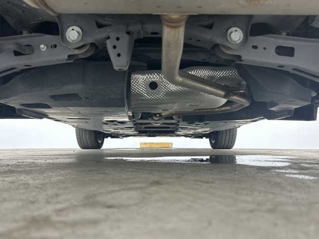 トヨタ Ｃ－ＨＲ G 愛知県 2020(令2)年 3.6万km ホワイトパールクリスタルシャイン 純正8型ディスプレイオーディオ/（Bluetooth/USB）/バックカメラ/トヨタセーフティセンス/・プリクラッシュセーフティ/・オートマチックハイビーム/・ロードサインアシスト/・レーダークルーズコントロール/・レーンディパーチャーアラート/・先行車発進告知/ブラインドスポットモニター/クリアランスソナー/純正ビルトインETC/前後ドライブレコーダー【ZDR-015】/ハーフレザーシート/前席シートヒーター/純正18インチアルミホイール/スマートキー/スペアキー有/LEDヘッドライト/フォグライト/オートライト/電子パーキング/オートブレーキホールド/革巻きステアリング/ステアリングスイッチ/電動格納ミラー/純正フロアマット