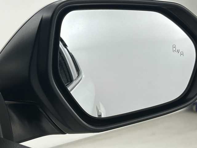 トヨタ Ｃ－ＨＲ G 愛知県 2020(令2)年 3.6万km ホワイトパールクリスタルシャイン 純正8型ディスプレイオーディオ/（Bluetooth/USB）/バックカメラ/トヨタセーフティセンス/・プリクラッシュセーフティ/・オートマチックハイビーム/・ロードサインアシスト/・レーダークルーズコントロール/・レーンディパーチャーアラート/・先行車発進告知/ブラインドスポットモニター/クリアランスソナー/純正ビルトインETC/前後ドライブレコーダー【ZDR-015】/ハーフレザーシート/前席シートヒーター/純正18インチアルミホイール/スマートキー/スペアキー有/LEDヘッドライト/フォグライト/オートライト/電子パーキング/オートブレーキホールド/革巻きステアリング/ステアリングスイッチ/電動格納ミラー/純正フロアマット