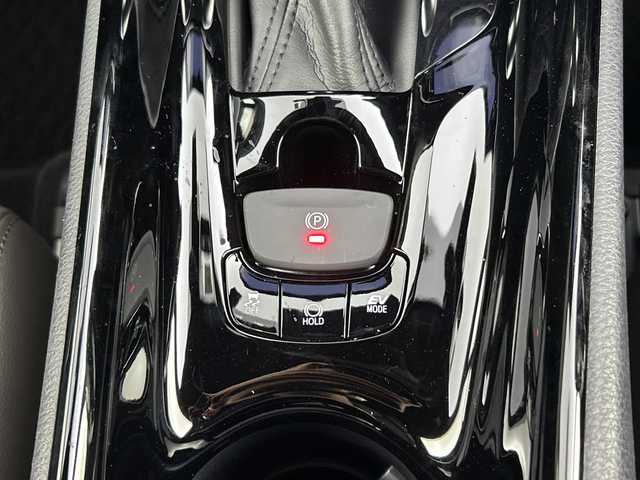 トヨタ Ｃ－ＨＲ G 愛知県 2020(令2)年 3.6万km ホワイトパールクリスタルシャイン 純正8型ディスプレイオーディオ/（Bluetooth/USB）/バックカメラ/トヨタセーフティセンス/・プリクラッシュセーフティ/・オートマチックハイビーム/・ロードサインアシスト/・レーダークルーズコントロール/・レーンディパーチャーアラート/・先行車発進告知/ブラインドスポットモニター/クリアランスソナー/純正ビルトインETC/前後ドライブレコーダー【ZDR-015】/ハーフレザーシート/前席シートヒーター/純正18インチアルミホイール/スマートキー/スペアキー有/LEDヘッドライト/フォグライト/オートライト/電子パーキング/オートブレーキホールド/革巻きステアリング/ステアリングスイッチ/電動格納ミラー/純正フロアマット