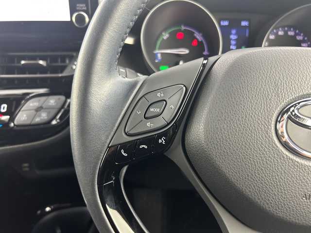 トヨタ Ｃ－ＨＲ G 愛知県 2020(令2)年 3.6万km ホワイトパールクリスタルシャイン 純正8型ディスプレイオーディオ/（Bluetooth/USB）/バックカメラ/トヨタセーフティセンス/・プリクラッシュセーフティ/・オートマチックハイビーム/・ロードサインアシスト/・レーダークルーズコントロール/・レーンディパーチャーアラート/・先行車発進告知/ブラインドスポットモニター/クリアランスソナー/純正ビルトインETC/前後ドライブレコーダー【ZDR-015】/ハーフレザーシート/前席シートヒーター/純正18インチアルミホイール/スマートキー/スペアキー有/LEDヘッドライト/フォグライト/オートライト/電子パーキング/オートブレーキホールド/革巻きステアリング/ステアリングスイッチ/電動格納ミラー/純正フロアマット