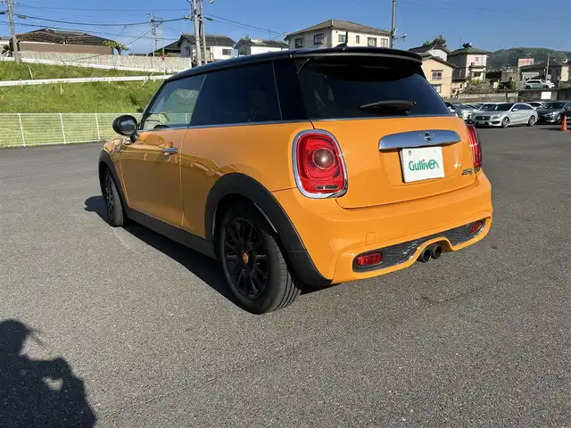 ＭＩＮＩ ミニ クーパー S 岡山県 2014(平26)年 7.5万km ボルカニックオレンジ 純正HDDナビ/AM、FM、Bluetooth、AUX、USB/ETC/スカッフプレート/フロントフォグ/リアフォグ/ELDINEシートカバー/アディショナルライト/ミラー一体型前後ドライブレコーダー