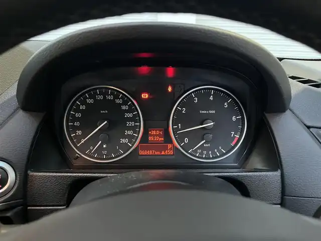 ＢＭＷ Ｘ１ 高知県 2010(平22)年 6.9万km 白 HDDナビ/スマートキー/4WD/MTモード付/AAC/バックカメラ/ミュージックプレイヤー接続/フルセグ/純正アルミホイール/パワーシート/HIDヘッドライト/W+サイドエアバッグ/ABS/盗難防止装置