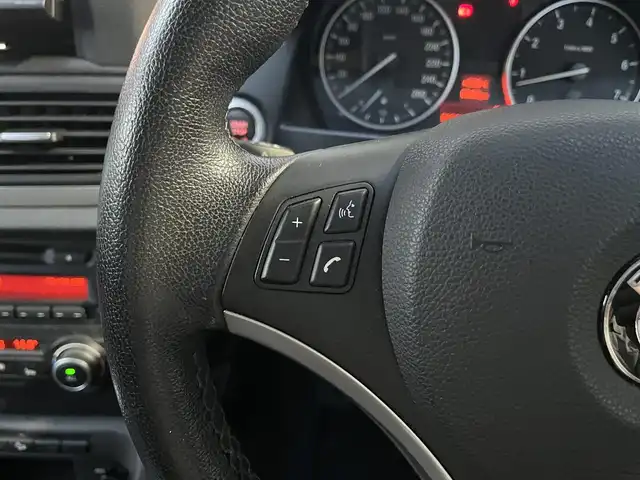 ＢＭＷ Ｘ１ 高知県 2010(平22)年 6.9万km 白 HDDナビ/スマートキー/4WD/MTモード付/AAC/バックカメラ/ミュージックプレイヤー接続/フルセグ/純正アルミホイール/パワーシート/HIDヘッドライト/W+サイドエアバッグ/ABS/盗難防止装置
