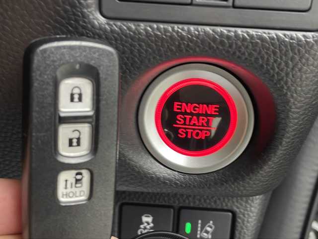 ホンダ Ｎ ＢＯＸ カスタム G L ホンダセンシング 三重県 2018(平30)年 1.9万km クリスタルブラックパール 禁煙車/純正SDナビ/・Bluetooth・フルセグ・CD/DVD・USB・SD/ホンダセンシング/衝突軽減ブレーキ/レーンキープアシスト/レーダークルーズコントロール/コーナーセンサー/ナビ連動ドラレコ/バックカメラ/片側パワースライドドア/ＬＥＤヘッドライト/ＬＥＤフォグ/ビルドインＥＴＣ/プッシュスタート/スペアキー