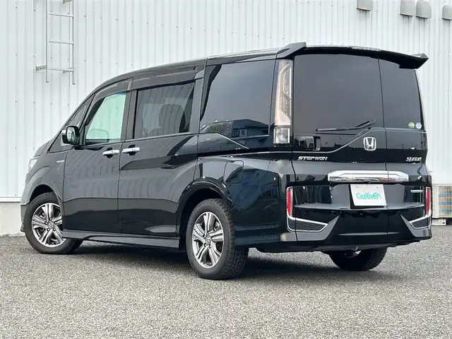 ホンダ ステップワゴン スパーダ ハイブリッド G EX ホンダセンシング 熊本県 2018(平30)年 5.6万km プレミアムスパークルブラックパール 純正メモリナビ/・AM/FM/CD/DVD/SD/USB/iPod/Music Rack/・Bluetooth/・フルセグTV/・全周囲カメラ/ホンダセンシング/・CMBS警告距離/・ACC先行車検知音/・先行車発進お知らせ/・路外逸脱抑制システム/・レーンキープアシスト/・標識認識機能/ビルトインETC/パーキングアシスト/ボタン式サイドブレーキ/ホールドブレーキ/ステアリングスイッチ/革巻きステアリング/USB充電×２/ロール式サンシェード/ドアバイザー/フォグランプ/純正フロアマット