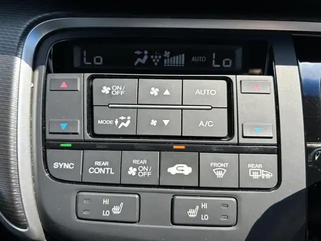 ホンダ ステップワゴン スパーダ ハイブリッド G EX ホンダセンシング 熊本県 2018(平30)年 5.6万km プレミアムスパークルブラックパール 純正メモリナビ/・AM/FM/CD/DVD/SD/USB/iPod/Music Rack/・Bluetooth/・フルセグTV/・全周囲カメラ/ホンダセンシング/・CMBS警告距離/・ACC先行車検知音/・先行車発進お知らせ/・路外逸脱抑制システム/・レーンキープアシスト/・標識認識機能/ビルトインETC/パーキングアシスト/ボタン式サイドブレーキ/ホールドブレーキ/ステアリングスイッチ/革巻きステアリング/USB充電×２/ロール式サンシェード/ドアバイザー/フォグランプ/純正フロアマット