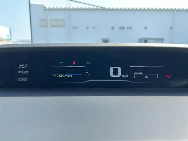 ホンダ ステップワゴン スパーダ ハイブリッド G EX ホンダセンシング 熊本県 2018(平30)年 5.6万km プレミアムスパークルブラックパール 純正メモリナビ/・AM/FM/CD/DVD/SD/USB/iPod/Music Rack/・Bluetooth/・フルセグTV/・全周囲カメラ/ホンダセンシング/・CMBS警告距離/・ACC先行車検知音/・先行車発進お知らせ/・路外逸脱抑制システム/・レーンキープアシスト/・標識認識機能/ビルトインETC/パーキングアシスト/ボタン式サイドブレーキ/ホールドブレーキ/ステアリングスイッチ/革巻きステアリング/USB充電×２/ロール式サンシェード/ドアバイザー/フォグランプ/純正フロアマット