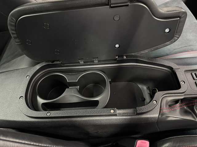 トヨタ ８６ GT リミテッド 三重県 2012(平24)年 2.8万km ライトニングレッド プレミアムガソリン/FR/6F/純正 7インチナビ NSZT-W62G/（AM/FM/CD/DVD/SD/SDREC/TV/DS/Bluetooth）/ETC/モデリスタエアロ（F/S/R）/［TRD］エアロスタビライジングカバー（リヤガラスとトランクドアの間を埋めるパーツ）/ルーフスポイラー［社外品：Grazio&Co.（グラージオ・アンド・シーオー）］/トランクスポイラー［GT Limited標準装備］/安全/・ABS/・VSC（ビークル・スタビリティ・コントロール）/・トラクションコントロール（TRACK機能付）/・ヒルスタートアシスト/・緊急ブレーキシグナル/・SRS 運転席・助手席＋サイド＋カーテンシールドエアバッグ/装備/・ハーフレザーシート（本革×アルカンターラ）/・シートヒーター（D/N）/・左右独立オートエアコン/・コンライト（ヘッドライト自動点灯・自動消灯システム）/・LEDヘッドランプ/・フロント（LED）＆リヤフォグランプ/・電動格納ドアミラー/・パワーステアリング/・パワーウインドウ/・プッシュスタート/・純正17inAW/・スマートキーx2/など