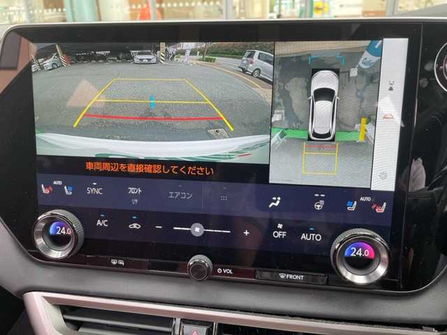 レクサス ＲＸ 350 Fスポーツ 神奈川県 2024(令6)年 0.4万km ホワイトノーヴァガラスフレーク ワンオーナー/純正メーカーSDナビ/・DTV/SD/BT/USB/AUX/全方位カメラ/パノラマムーンルーフ/ルーフレール/赤黒レザーシート/全席パワーシート/全席エアシート/シートヒーター/ヘッドアップディスプレイ/デジタルインナーミラー/ビルトインETC2.0/前後ドライブレコーダー/LexusSafetysystem+/・プリクラッシュセーフティ/・レーンディパーチャーアラート/・レーンチェンジ/トレーシングアシスト/・レーダークルーズコントロール/・プロアクティブドライビングアシスト/・フロント/リヤトラフィックアラート/・ロードサインアシスト/ブラインドスポットモニター/クリアランスソナー/パワーバックドア/アイドリングストップ/プッシュEgスタート/ストップ		/スマートキー	/スマートカードキー/サイド/カーテン/ニーエアバック		/パドルシフト付革巻きハンドル		/純正21インチAW/純正LEDヘッドライト/バック/フロントフォグ/ターンランプ付電動格納ドアミラー/純正フロアマット/ユーザーズガイド/新車時保証書