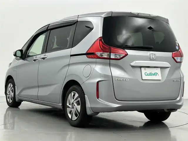 ホンダ フリード ハイブリット G ホンダセンシング 熊本県 2017(平29)年 10.9万km ルナシルバーM 純正ナビVXM-174VFi（ＣＤ・ＤＶＤ・フルセグ・ＢＴ・ＳＤ）/バックカメラ　/社外前後ドライブレコーダー　/ビルトインＥＴＣ　/両側パワースライドドア　/レーダークルーズコントロール　/衝突軽減ブレーキ　/レーンキープアシスト/横滑り防止/先行車発進お知らせ/車線逸脱警報/アイドリングストップ/純正フロアマット/オートライト/HIDライト/フォグライト/スマートキー/プッシュスタート/スペアキー1本/保証書