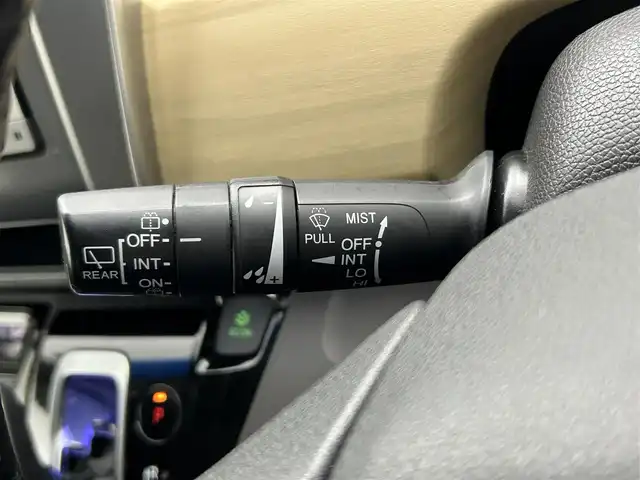 ホンダ フリード ハイブリット G ホンダセンシング 熊本県 2017(平29)年 10.9万km ルナシルバーM 純正ナビVXM-174VFi（ＣＤ・ＤＶＤ・フルセグ・ＢＴ・ＳＤ）/バックカメラ　/社外前後ドライブレコーダー　/ビルトインＥＴＣ　/両側パワースライドドア　/レーダークルーズコントロール　/衝突軽減ブレーキ　/レーンキープアシスト/横滑り防止/先行車発進お知らせ/車線逸脱警報/アイドリングストップ/純正フロアマット/オートライト/HIDライト/フォグライト/スマートキー/プッシュスタート/スペアキー1本/保証書