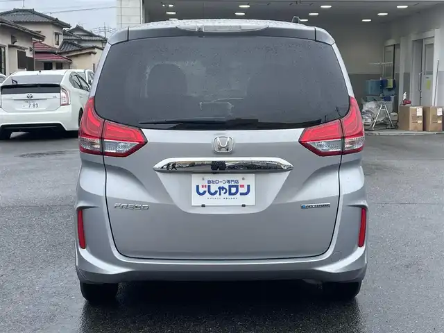 ホンダ フリード ハイブリット G ホンダセンシング 佐賀県 2017(平29)年 10.9万km ルナシルバーM こちらは現金またはオートローンご利用時の価格です。/自社ローンご希望の方は別途その旨お申付け下さい/禁煙車/純正ナビVXM-174VFi（ＣＤ・ＤＶＤ・フルセグ・ＢＴ・ＳＤ）/バックカメラ　/社外前後ドライブレコーダー　/ビルトインＥＴＣ　/両側パワースライドドア　/レーダークルーズコントロール　/衝突軽減ブレーキ　/レーンキープアシスト/横滑り防止/先行車発進お知らせ/車線逸脱警報/アイドリングストップ/純正フロアマット/オートライト/HIDライト/フォグライト/スマートキー/プッシュスタート/スペアキー1本/保証書