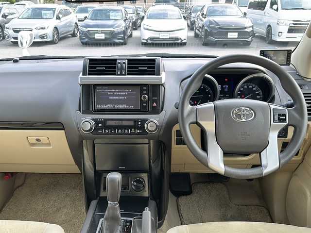 トヨタ ランドクルーザー プラド TX 富山県 2016(平28)年 6.3万km ホワイトパールクリスタルシャイン 〇4WD/〇ムーンルーフ/〇純正ナビ/〇フルセグTV/〇バックモニター/〇ビルトインETC/〇ドライブレコーダー/〇クリアランスソナー/〇横滑り防止装置/〇純正LEDヘッドランプ/〇オートライト/〇オートエアコン/〇ベージュファブリックシート/〇レーザーレーダー探知機/〇社外17インチアルミホイール/〇スマートキー/〇プッシュエンジンスタート/〇禁煙車