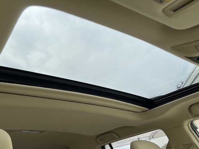 トヨタ ランドクルーザー プラド TX 富山県 2016(平28)年 6.3万km ホワイトパールクリスタルシャイン 〇4WD/〇ムーンルーフ/〇純正ナビ/〇フルセグTV/〇バックモニター/〇ビルトインETC/〇ドライブレコーダー/〇クリアランスソナー/〇横滑り防止装置/〇純正LEDヘッドランプ/〇オートライト/〇オートエアコン/〇ベージュファブリックシート/〇レーザーレーダー探知機/〇社外17インチアルミホイール/〇スマートキー/〇プッシュエンジンスタート/〇禁煙車