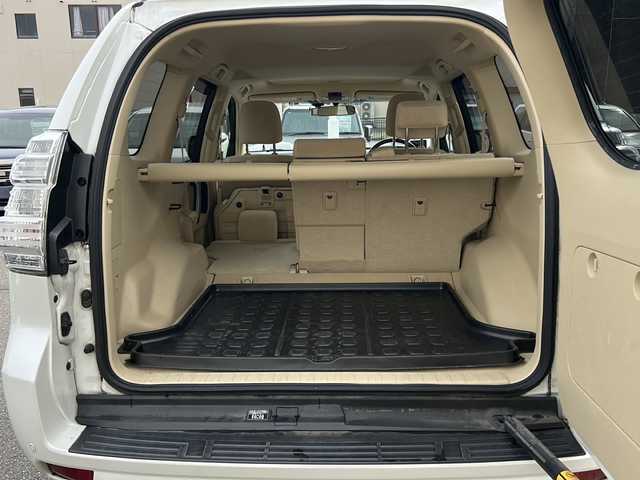 トヨタ ランドクルーザー プラド TX 富山県 2016(平28)年 6.3万km ホワイトパールクリスタルシャイン 〇4WD/〇ムーンルーフ/〇純正ナビ/〇フルセグTV/〇バックモニター/〇ビルトインETC/〇ドライブレコーダー/〇クリアランスソナー/〇横滑り防止装置/〇純正LEDヘッドランプ/〇オートライト/〇オートエアコン/〇ベージュファブリックシート/〇レーザーレーダー探知機/〇社外17インチアルミホイール/〇スマートキー/〇プッシュエンジンスタート/〇禁煙車