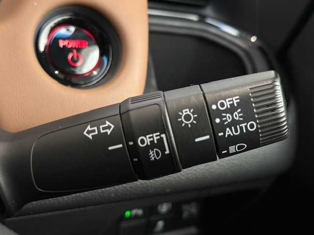 ホンダ フィット e:HEVリュクス 大阪府 2020(令2)年 6.5万km プレミアムグラマラスブロンズP /禁煙車//衝突被害軽減ブレーキ//純正8インチSDナビ/VXM-205VFEi//Bluetooth/CD/DVD/USB//フルセグテレビ//バックカメラ//前後純正ドライブレコーダー/DRH-204VD//前後コーナーセンサー//アダクティブクルーズコントロール//前席シートヒーター//16インチ純正アルミホイール//ドアバイザー//ETC//スペアキー×1