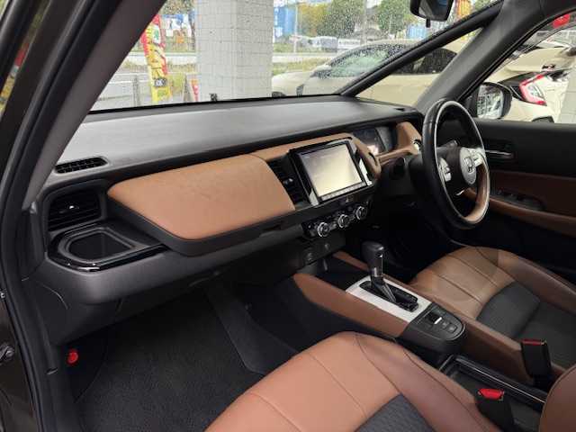 ホンダ フィット e:HEVリュクス 大阪府 2020(令2)年 6.5万km プレミアムグラマラスブロンズP /禁煙車//衝突被害軽減ブレーキ//純正8インチSDナビ/VXM-205VFEi//Bluetooth/CD/DVD/USB//フルセグテレビ//バックカメラ//前後純正ドライブレコーダー/DRH-204VD//前後コーナーセンサー//アダクティブクルーズコントロール//前席シートヒーター//16インチ純正アルミホイール//ドアバイザー//ETC//スペアキー×1