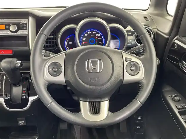 ホンダ Ｎ ＢＯＸ カスタム G ターボ Aパッケージ 栃木県 2014(平26)年 2.5万km プレミアムディープロッソパール ターボ/純正CDデッキ/(CD・AUX)/あんしんパッケージ/ ・衝突軽減システム/ ・サイド・カーテンエアバッグ/両側パワースライドドア/クルーズコントロール/パドルシフト/MTモード付AT/HIDヘッドライト/オートライト/革巻きステアリング/純正15インチアルミホイール/フロアマット/アイドリングストップ/スマートキー/取扱説明書/保証書