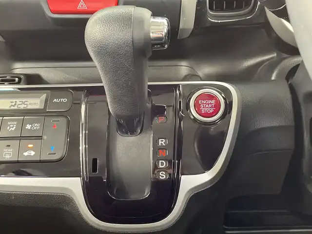 ホンダ Ｎ ＢＯＸ カスタム G ターボ Aパッケージ 栃木県 2014(平26)年 2.5万km プレミアムディープロッソパール ターボ/純正CDデッキ/(CD・AUX)/あんしんパッケージ/ ・衝突軽減システム/ ・サイド・カーテンエアバッグ/両側パワースライドドア/クルーズコントロール/パドルシフト/MTモード付AT/HIDヘッドライト/オートライト/革巻きステアリング/純正15インチアルミホイール/フロアマット/アイドリングストップ/スマートキー/取扱説明書/保証書