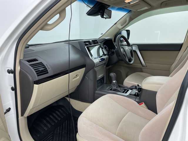 トヨタ ランドクルーザー プラド TX 道央・札幌 2022(令4)年 3.7万km ホワイトパールクリスタルシャイン ・４WD　/ ディーゼルターボ/・ムーンルーフ/7人乗り/・トヨタセーフティセンス/・プリクラッシュセーフティ/・レーダークルーズコントロール/・ケンウッド9インチ　ナビ/・DVD.CD.SD.BT.フルセグ/・HIDMI/バックカメラ」/・社外ドライブレコーダー/・ビルトインETC/・リア　ランゲージマット/・スマートキー