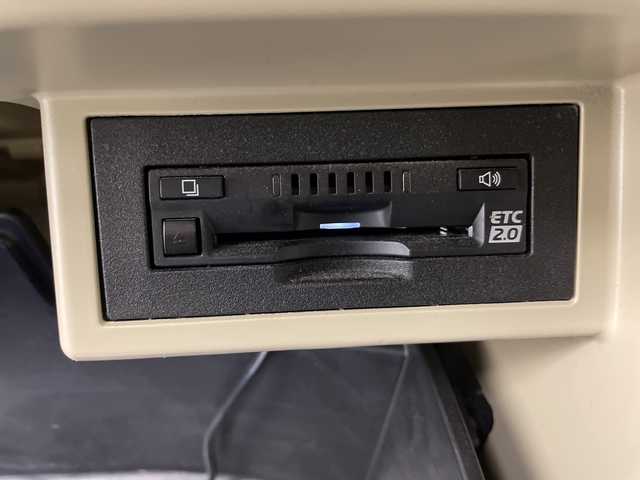 トヨタ ランドクルーザー プラド TX 道央・札幌 2022(令4)年 3.7万km ホワイトパールクリスタルシャイン ・４WD　/ ディーゼルターボ/・ムーンルーフ/7人乗り/・トヨタセーフティセンス/・プリクラッシュセーフティ/・レーダークルーズコントロール/・ケンウッド9インチ　ナビ/・DVD.CD.SD.BT.フルセグ/・HIDMI/バックカメラ」/・社外ドライブレコーダー/・ビルトインETC/・リア　ランゲージマット/・スマートキー