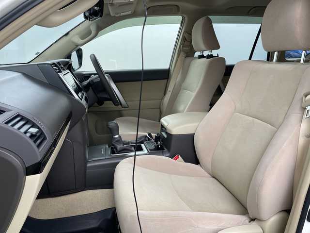 トヨタ ランドクルーザー プラド TX 道央・札幌 2022(令4)年 3.7万km ホワイトパールクリスタルシャイン ・４WD　/ ディーゼルターボ/・ムーンルーフ/7人乗り/・トヨタセーフティセンス/・プリクラッシュセーフティ/・レーダークルーズコントロール/・ケンウッド9インチ　ナビ/・DVD.CD.SD.BT.フルセグ/・HIDMI/バックカメラ」/・社外ドライブレコーダー/・ビルトインETC/・リア　ランゲージマット/・スマートキー