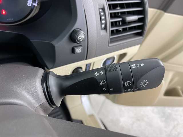 トヨタ ランドクルーザー プラド TX 道央・札幌 2022(令4)年 3.7万km ホワイトパールクリスタルシャイン ・４WD　/ ディーゼルターボ/・ムーンルーフ/7人乗り/・トヨタセーフティセンス/・プリクラッシュセーフティ/・レーダークルーズコントロール/・ケンウッド9インチ　ナビ/・DVD.CD.SD.BT.フルセグ/・HIDMI/バックカメラ」/・社外ドライブレコーダー/・ビルトインETC/・リア　ランゲージマット/・スマートキー