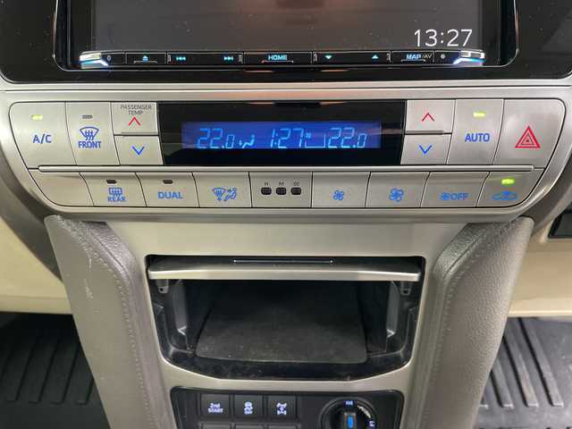 トヨタ ランドクルーザー プラド TX 道央・札幌 2022(令4)年 3.7万km ホワイトパールクリスタルシャイン ・４WD　/ ディーゼルターボ/・ムーンルーフ/7人乗り/・トヨタセーフティセンス/・プリクラッシュセーフティ/・レーダークルーズコントロール/・ケンウッド9インチ　ナビ/・DVD.CD.SD.BT.フルセグ/・HIDMI/バックカメラ」/・社外ドライブレコーダー/・ビルトインETC/・リア　ランゲージマット/・スマートキー