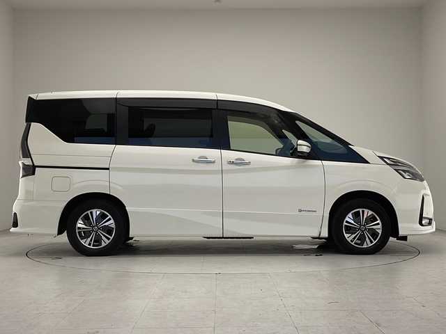 日産 セレナ e－パワー ハイウェイスター V 愛知県 2021(令3)年 3.6万km ブリリアントホワイトパール ケアパック実施済み/プロパイロット/純正10型ナビ/後席モニター/全方位/両側電動/レーダークルーズ/TV/CD　DVD/Bluetooth/バックカメラ/イージーオープン機能/コーナーセンサー/純正AW/BSM/LEDヘッドライト/インテリジェントルームミラー/リアAC/レーンキープアシスト/オートマチックハイビーム/ドラレコ/ETC/ステアリングスイッチ/スマートキー/プッシュスタート