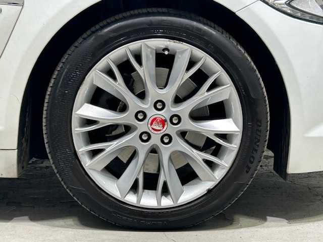 ジャガー ＸＦ R－スポーツ 宮城県 2014(平26)年 8.6万km ポラリスホワイト 純正ナビ/クルーズコントロール/シートヒーター/レザーシート/パワーシート/電動リアゲート/ETC/Bluetooth/DVD再生機能/USB入力端子/純正アルミホイール/プッシュスタート/バックカメラ/アイドリングストップ/ウィンカーミラー