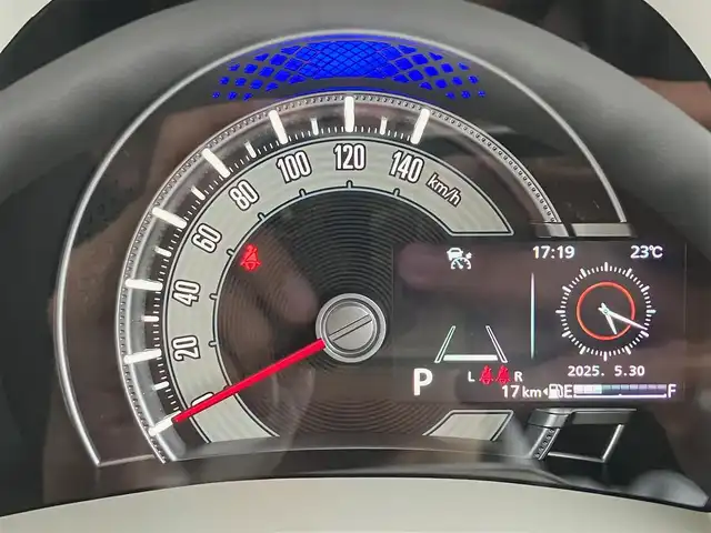 スズキ ワゴンＲ スマイル HYBRID X 静岡県 2024(令6)年 0.1万km未満 白／ゴールド エンジンスタートボタン/パワーステアリング/パワーウィンドウ/アイドリングストップ/オートエアコン/スマートキー/スペアキー１本/クルーズコントロール/USB入力端子/全方位カメラ/9インチナビ（CD.BT.フルセグ）/ベンチシート/D席N席シートヒーター/両側パワースライドドア/ABS/横滑り防止装置/コーナーセンサー前後/レーンキープアシスト/オートライト/オートマチックハイビーム/LEDライト/W+サイドエアバック/衝突軽減システム