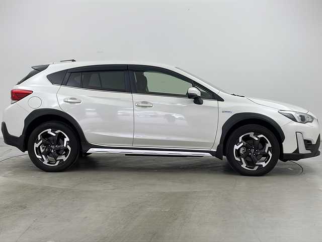 スバル ＸＶ ハイブリッド アドバンス 道央・札幌 2021(令3)年 2.4万km クリスタルホワイトP ・4WD/・純正ナビ/CD/DVD/BT/ブルーレイ/HDMI/フルセグ/USB/・バックカメラ/・アイサイトver3/・衝突軽減ブレーキ/・オートクルーズコントロール/・アクティブレーンキープアシスト/・誤発進抑制機能/・ふらつき警報/・先行車発進お知らせ/・後退時ブレーキアシスト/・ブラインドスポットモニター/・パドルシフト/・X-MODE/・前席パワーシート/・運転席メモリーシート/・ステアリングリモコン/・オートブレーキホールド/・純正フロアマット/・ドアバイザー/・LEDヘッドライト/・フォグランプ/・リアフォグランプ/・ETC/・スマートキー/・スペアキー/・純正18インチAW