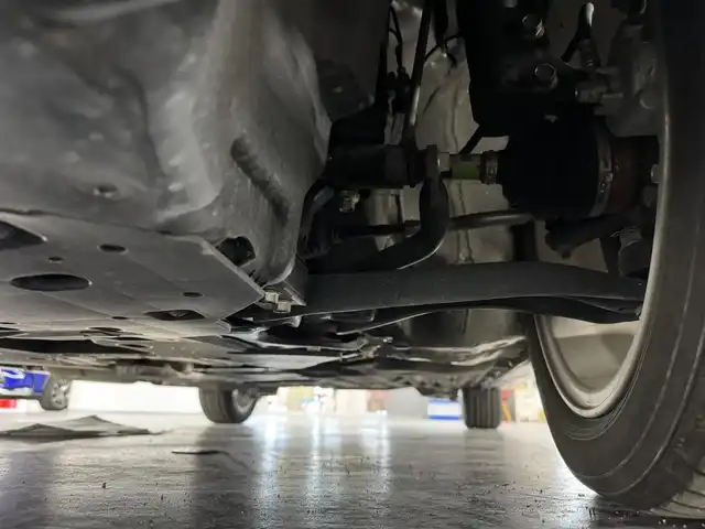 ホンダ フィット e:HEV RS 三重県 2023(令5)年 1.2万km クリスタルブラックパール e:HEV（ハイブリッド）/FF/MTモード付フロアCVT/純正 Honda Connect対応 9インチナビ/（FM/AM/USB/Bluetooth/TV/CarPlay/AndroidAuto）/バックカメラ/ドライブレコーダー 前後/ビルトイン ETC2.0/Honda SENSING/・衝突軽減ブレーキ［CMBS］/・車線維持支援システム［LKAS］/・アダプティブクルーズコントロール［ACC］/・路外逸脱抑制機能/・先行車発進お知らせ機能/・標識認識機能/・踏み間違い衝突軽減システム/・パーキングセンサーシステム（前後）/・オートハイビーム機能/装備/・ハーフレザーシート/・パドルシフト/・オートエアコン/・オートライト/・LEDヘッドライト/・電子パーキングブレーキ/・ブレーキホールド機能/・ステアリングスイッチ/・プッシュスタート/・USBジャック（充電x1＋2、入力x1）/・後席チップアップ機能/・電動格納ドアミラー/・革巻きステアリング（ゴールドステッチ入）/・純正 16inAW/・保/取/ナビ取/・スマートキーx2