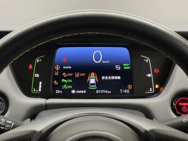 ホンダ フィット e:HEV RS 三重県 2023(令5)年 1.2万km クリスタルブラックパール e:HEV（ハイブリッド）/FF/MTモード付フロアCVT/純正 Honda Connect対応 9インチナビ/（FM/AM/USB/Bluetooth/TV/CarPlay/AndroidAuto）/バックカメラ/ドライブレコーダー 前後/ビルトイン ETC2.0/Honda SENSING/・衝突軽減ブレーキ［CMBS］/・車線維持支援システム［LKAS］/・アダプティブクルーズコントロール［ACC］/・路外逸脱抑制機能/・先行車発進お知らせ機能/・標識認識機能/・踏み間違い衝突軽減システム/・パーキングセンサーシステム（前後）/・オートハイビーム機能/装備/・ハーフレザーシート/・パドルシフト/・オートエアコン/・オートライト/・LEDヘッドライト/・電子パーキングブレーキ/・ブレーキホールド機能/・ステアリングスイッチ/・プッシュスタート/・USBジャック（充電x1＋2、入力x1）/・後席チップアップ機能/・電動格納ドアミラー/・革巻きステアリング（ゴールドステッチ入）/・純正 16inAW/・保/取/ナビ取/・スマートキーx2