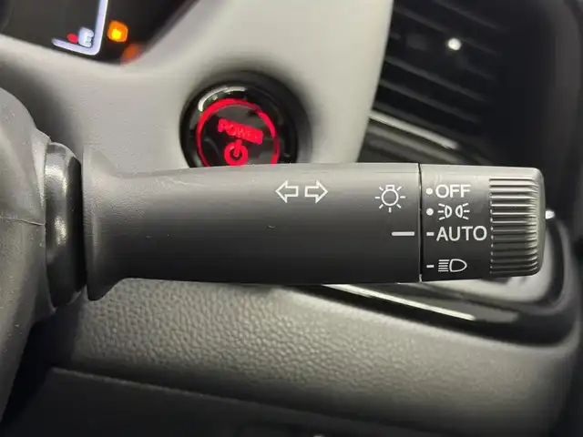 ホンダ フィット e:HEV RS 三重県 2023(令5)年 1.2万km クリスタルブラックパール e:HEV（ハイブリッド）/FF/MTモード付フロアCVT/純正 Honda Connect対応 9インチナビ/（FM/AM/USB/Bluetooth/TV/CarPlay/AndroidAuto）/バックカメラ/ドライブレコーダー 前後/ビルトイン ETC2.0/Honda SENSING/・衝突軽減ブレーキ［CMBS］/・車線維持支援システム［LKAS］/・アダプティブクルーズコントロール［ACC］/・路外逸脱抑制機能/・先行車発進お知らせ機能/・標識認識機能/・踏み間違い衝突軽減システム/・パーキングセンサーシステム（前後）/・オートハイビーム機能/装備/・ハーフレザーシート/・パドルシフト/・オートエアコン/・オートライト/・LEDヘッドライト/・電子パーキングブレーキ/・ブレーキホールド機能/・ステアリングスイッチ/・プッシュスタート/・USBジャック（充電x1＋2、入力x1）/・後席チップアップ機能/・電動格納ドアミラー/・革巻きステアリング（ゴールドステッチ入）/・純正 16inAW/・保/取/ナビ取/・スマートキーx2