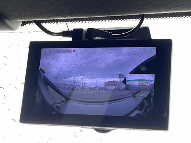 ホンダ フィット e:HEV RS 徳島県 2023(令5)年 1.2万km クリスタルブラックパール e:HEV（ハイブリッド）/FF/MTモード付フロアCVT/純正 Honda Connect対応 9インチナビ/（FM/AM/USB/Bluetooth/TV/CarPlay/AndroidAuto）/バックカメラ/ドライブレコーダー 前後/ビルトイン ETC2.0/Honda SENSING/・衝突軽減ブレーキ［CMBS］/・車線維持支援システム［LKAS］/・アダプティブクルーズコントロール［ACC］/・路外逸脱抑制機能/・先行車発進お知らせ機能/・標識認識機能/・踏み間違い衝突軽減システム/・パーキングセンサーシステム（前後）/・オートハイビーム機能/装備/・ハーフレザーシート/・パドルシフト/・オートエアコン/・オートライト/・LEDヘッドライト/・電子パーキングブレーキ/・ブレーキホールド機能/・ステアリングスイッチ/・プッシュスタート/・USBジャック（充電x1＋2、入力x1）/・後席チップアップ機能/・電動格納ドアミラー/・革巻きステアリング（ゴールドステッチ入）/・純正 16inAW/・保/取/ナビ取/・スマートキーx2