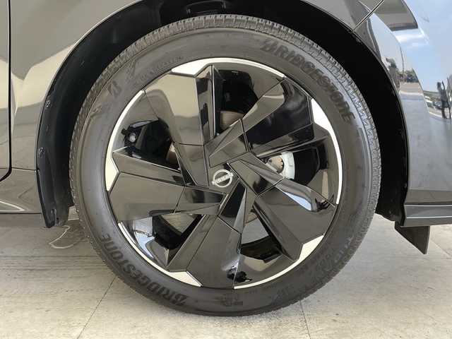 日産 オーラ G  90周年記念車 愛知県 2024(令6)年 1万km ミッドナイトブラック/サンライズカッパー プロパイロット/衝突被害軽減ブレーキ/BOSEプレミアムサウンド/純正8インチディスプレイオーディオナビ（あり）/全方位カメラ/レーダークルーズコントロール/シートヒーター/フルセグTV/Bluetooth/バックカメラ/コーナーセンサー/純正アルミホイール/ETC2.0/ブラインドスポットモニター/LEDヘッドライト/ステアリングヒーター/インテリジェントミラー/オートマチックハイビーム/置くだけ充電器/ステアリングスイッチ/スマートキー/プッシュスタート