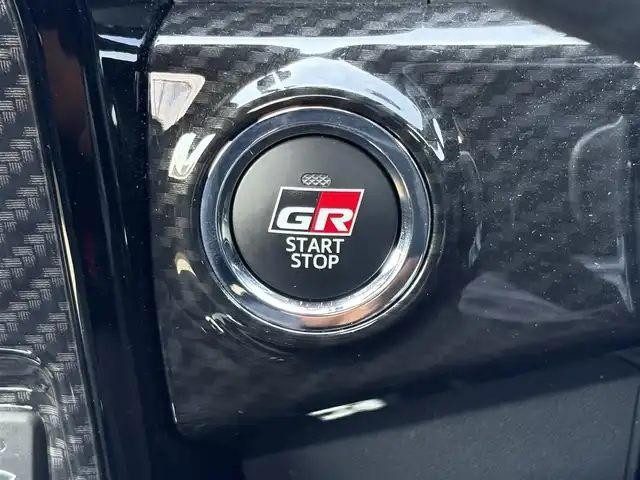 トヨタ コペン GRスポーツ 大分県 2020(令2)年 2.5万km パールホワイトⅢ ・トヨタ純正ナビ(CD/DVD/SD/BT)/・バックモニター/・フルセグテレビ/・シートヒーター/・レカロシート/・HKSマフラー/・BBSホイール/・GRフロアマット/・GRシートベルトカバー/・パドルシフト/・ステアリングリモコン/・オートエアコン/・スマートキー/・プッシュスタート/・アイドリングストップ